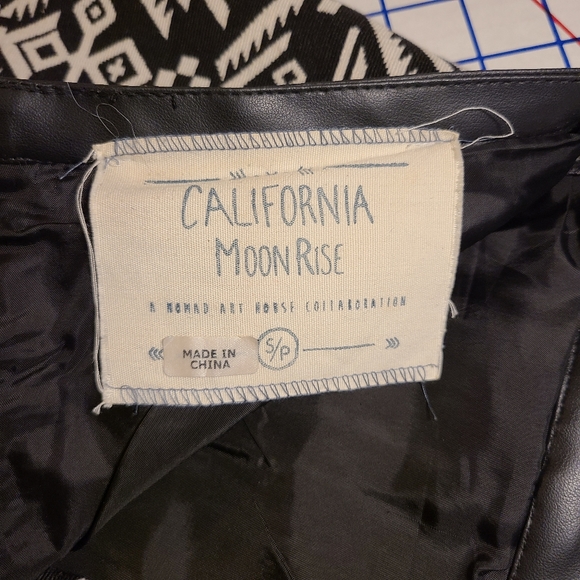 California Moon Rise Aztec Mini Skirt, Women's Size S - Picture 7 of 7